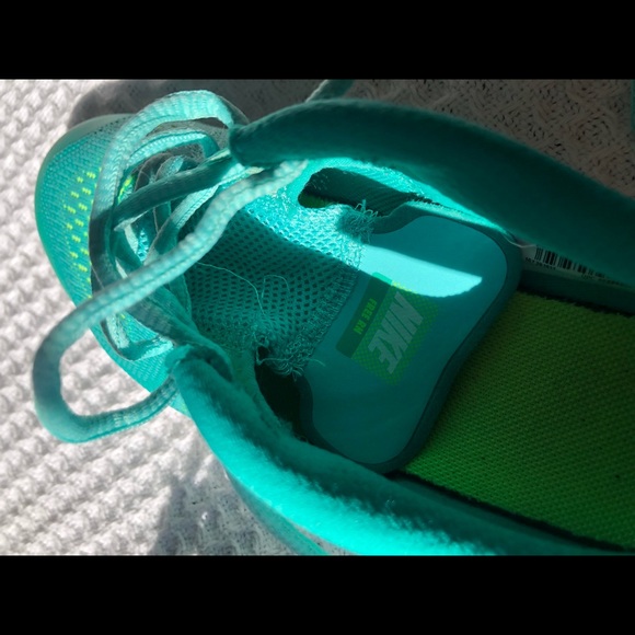 SOLD Nike Free Rn Shoes 💙💚 - Picture 7 of 7